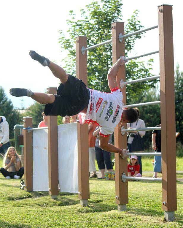 Exhibice silového cvičení Street Workout v Držovicích