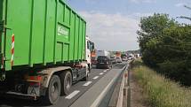 Nehoda kamionu a dvou osobních aut na D46 u Držovic - 22. května 2018
