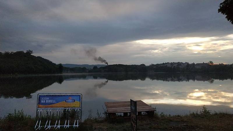 Tmavý kouř nad plumlovskou pilou - půlka července 2019