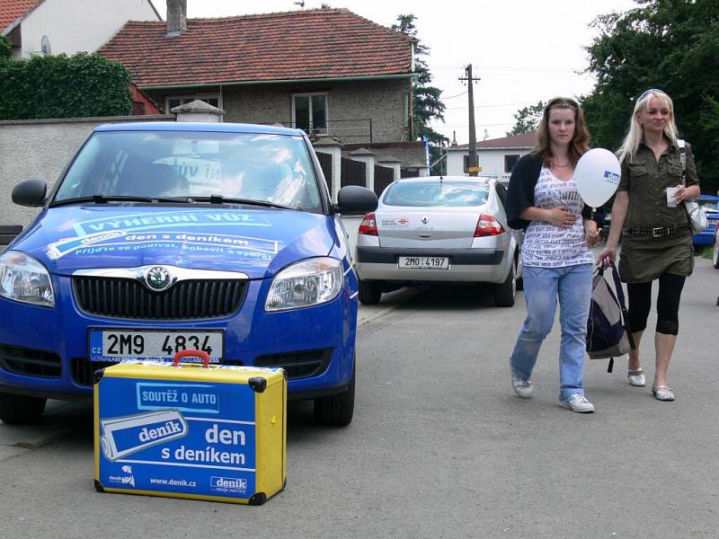 Lidé přicházeli s vidinou zisku Škody Fabia, kterou můžou vyhrát v soutěži.