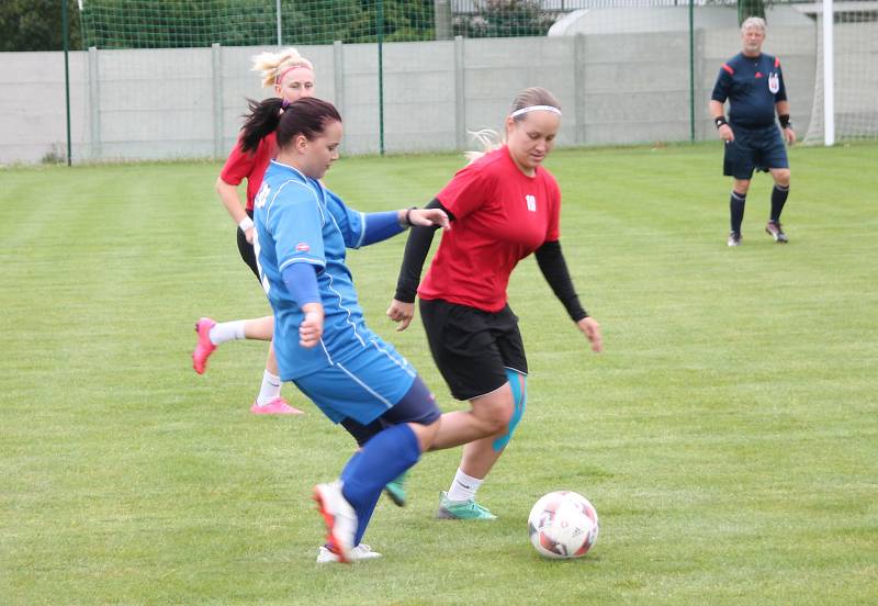 V sobotu se v Kostelci na Hané uskutečnil 8. ročník ženského fotbalového turnaje Hanácká kopačka