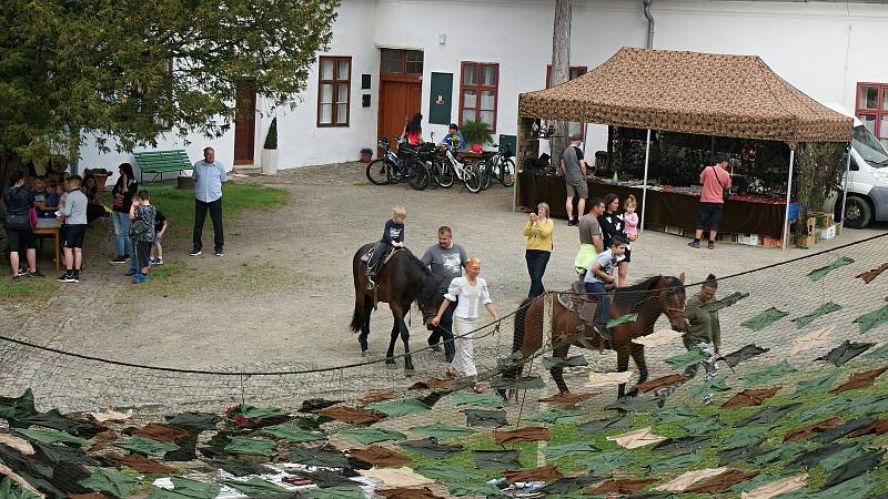 Dětský den s Kluby vojenské historie na plumlovském zámku - 6. 6. 2020