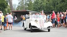 Přehlídka historických motorových vozidel v rámci soutěžní přehlídky Rallye na pohodu - z lázní do lázní. 18.8. 2019