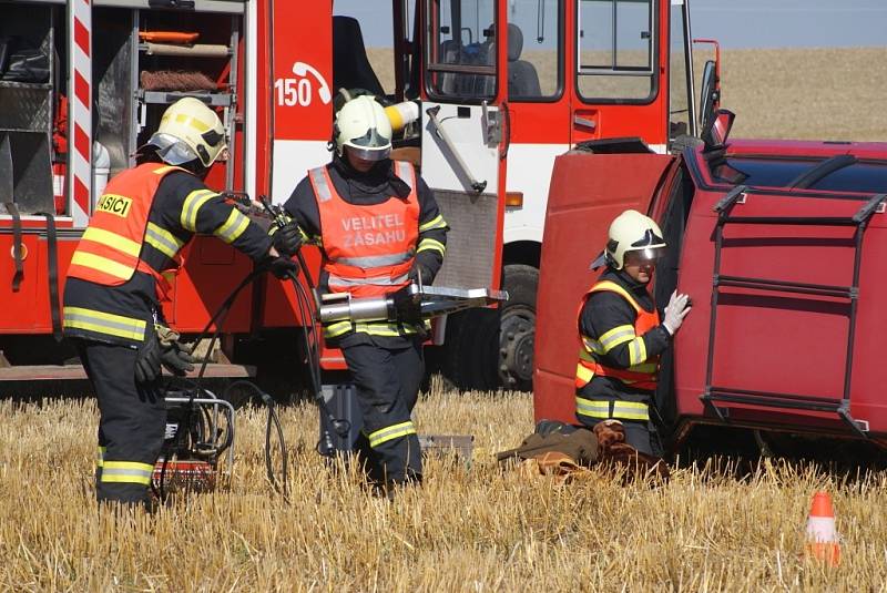 Vítání školního roku v Jednově - s hasiči, kynology, pěnovou bitvou a spoustou dalších překvapení