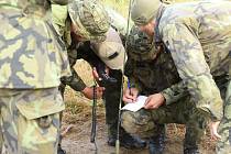 Třetím dne pokračovala prestižní armádní soutěž průzkumných hlídek ve vojenském prostoru Libavá.