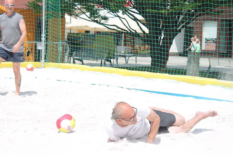 Beach volejbalový turnaj facebookové skupiny Prostějov bez cenzury