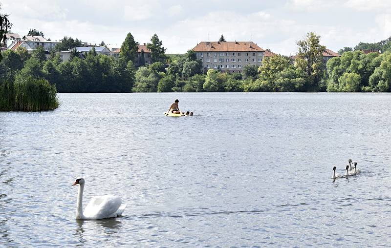 Majitelé nesmrtelných východoněmeckých vozidel se sešli o víkendu v plumlovském kempu Žralok. 2.7. 2022