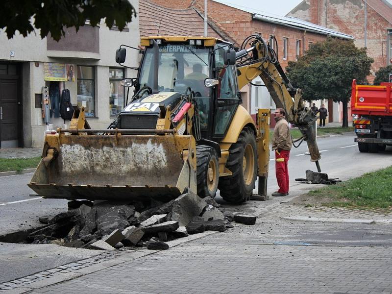 Částečná uzavírka Plumlovské ulice kvůli rekonstrukce vodovodu a kanalizace