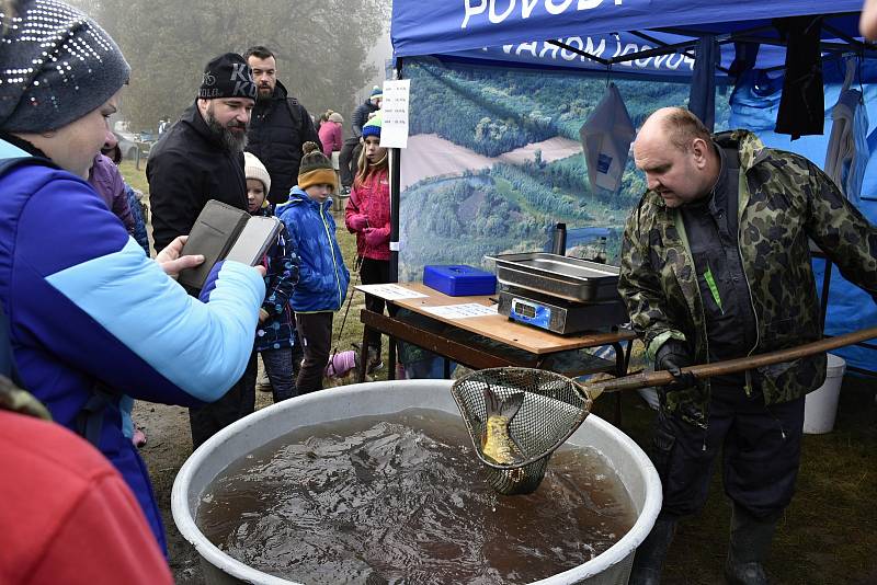 Výlov Podhradského rybníka v Plumlově, 28.10. 2021