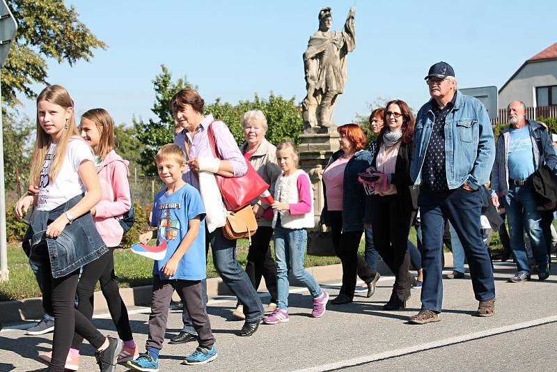 VYDAŘENÉ OSLAVY. Uctění památky našich předků, proběhlo ve Vrchoslavicích noblesně.