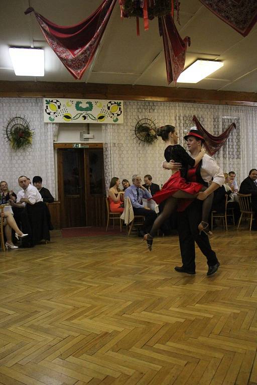 Folklórní soubor Klas z Kralic na Hané představil své umění v místním kulturním domě. Už počtyřicáté.