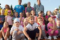 Petra Kvitová, Tomáš Berdych a Jiří Veselý vítali děti na první hodině tenisové školy v Prostějově