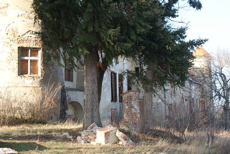 Neutěšený stav zámku ve Ptení - 9. února 2019