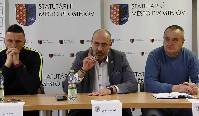 Tisková konference 1. SK Prostějov před startem jara.Pavel Šustr, František Jura, Ladislav Dudík