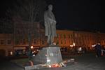 Výročí sametové revoluce uctili Prostějované zapálenými svíčkami pod sochou T. G. Masaryka. 17.11. 2020
