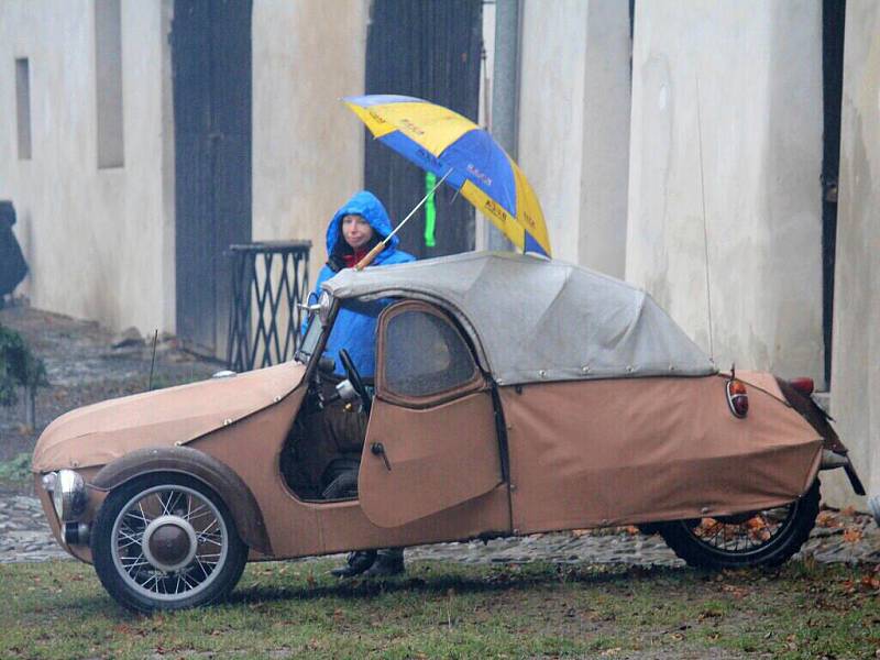 Sraz velorexů na plumlovském zámku