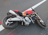 Těžkou nehodu motorkářky na D46 šetří od nedělního podvečera policisté dálničního oddělení Kocourovec.