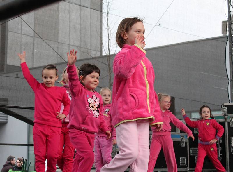 Vystoupení mateřských školek z Prostějova na velikonočním jarmarku