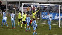 Fotbalisté Prostějova (v modro-bílém) remizovali s Ústím nad Labem 1:1.