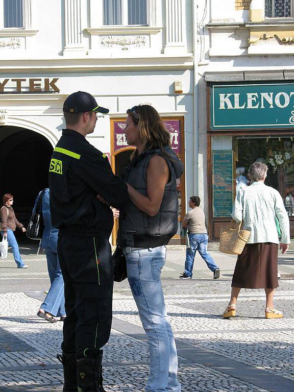 Slavnostní slib nových hasičů a předávání ocenění zkušeným na náměstí T. G. M. v Prostějově