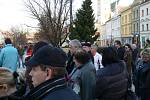 Demonstrace proti vládě před prostějovskou radnicí
