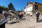Odstraňování následků exploze, která 18. 7. zcela zdemolovala dům v Olšanech u Prostějova, snímek z 19.7. 2022