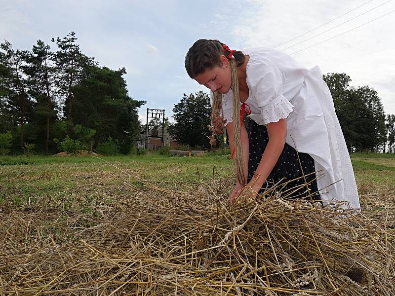 Sobotní dožatá v Pivíně pod taktovkou divadelního souboru Větřák. 17.8. 2019