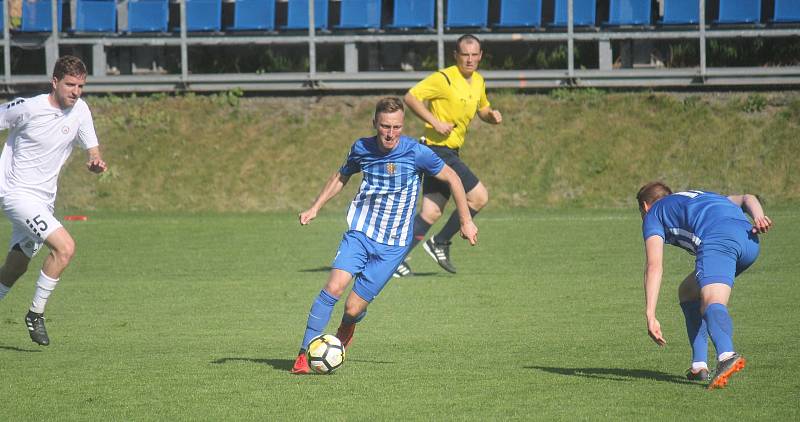 Fotbalisté Prostějova (v modrém) porazili Vyškov 2:1