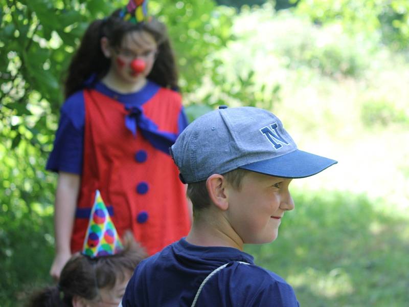 Pohádková stezka v Seloutkách bavila děti i dospělé, kteří je doprovázeli, a mnoho disciplín si s dětmi vyzkoušeli také.