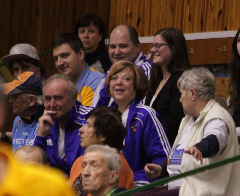 Prostějovští basketbalisté pětatřicet minut na soupeřem vedli, pak ale přišlo velké množství ztrát. Ostrava duel otočila a sebrala tak Hanákům naději na první letošní výhru.