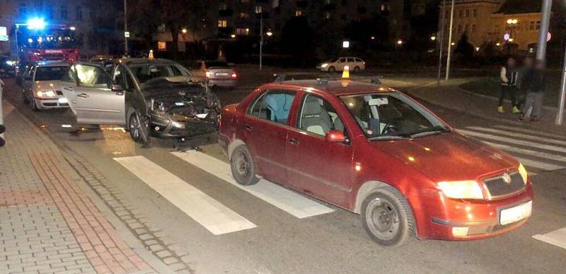 Čtyři zranění si vyžádala nedělní nehoda v centru Prostějova