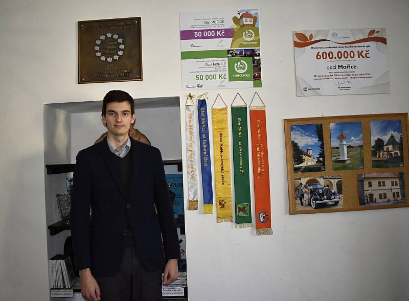 Nejmladším starostou v republice se stal v pondělí 4. května 2020 Tomáš Pavelka v Mořicích.