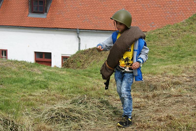 Dětský den s Kluby vojenské historie na plumlovském zámku - 6. 6. 2020