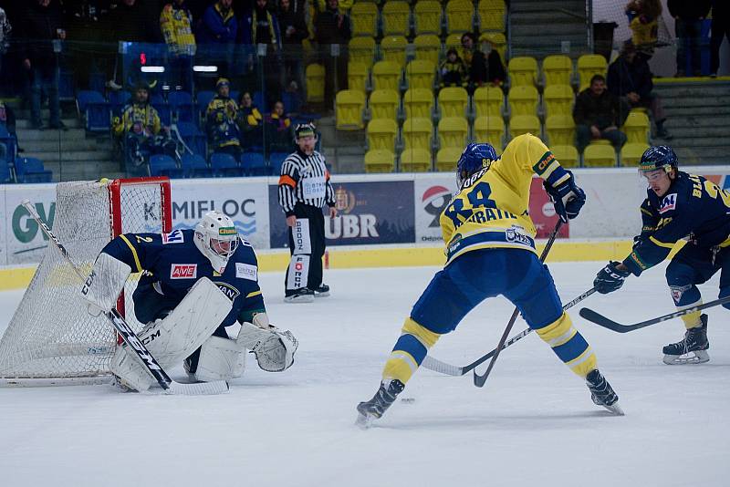 Hokejisté Přerova (ve žlutém) doma porazili Ústí nad Labem 5:2.