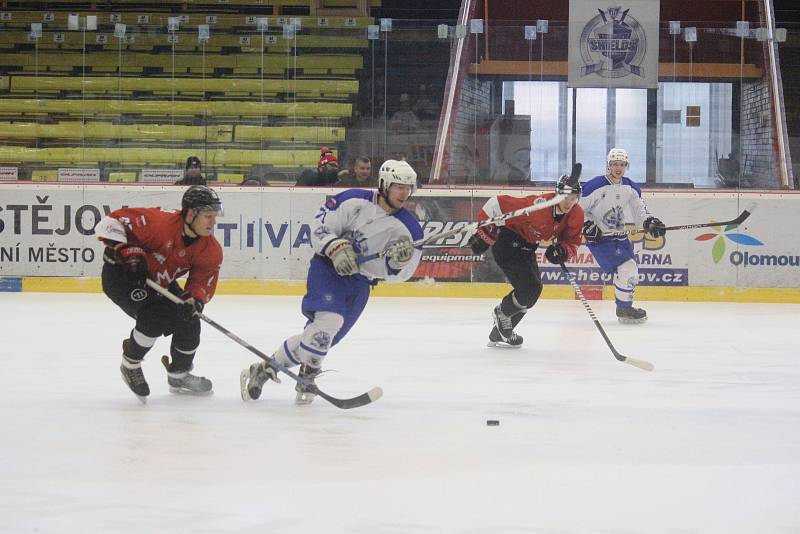 Olomoučtí studenti ve čtvrtek odpoledne bojovali v hokejové bitvě s budapešťskými protivníky. Kolbištěm jim byl led na zimní stadionu v Prostějově.