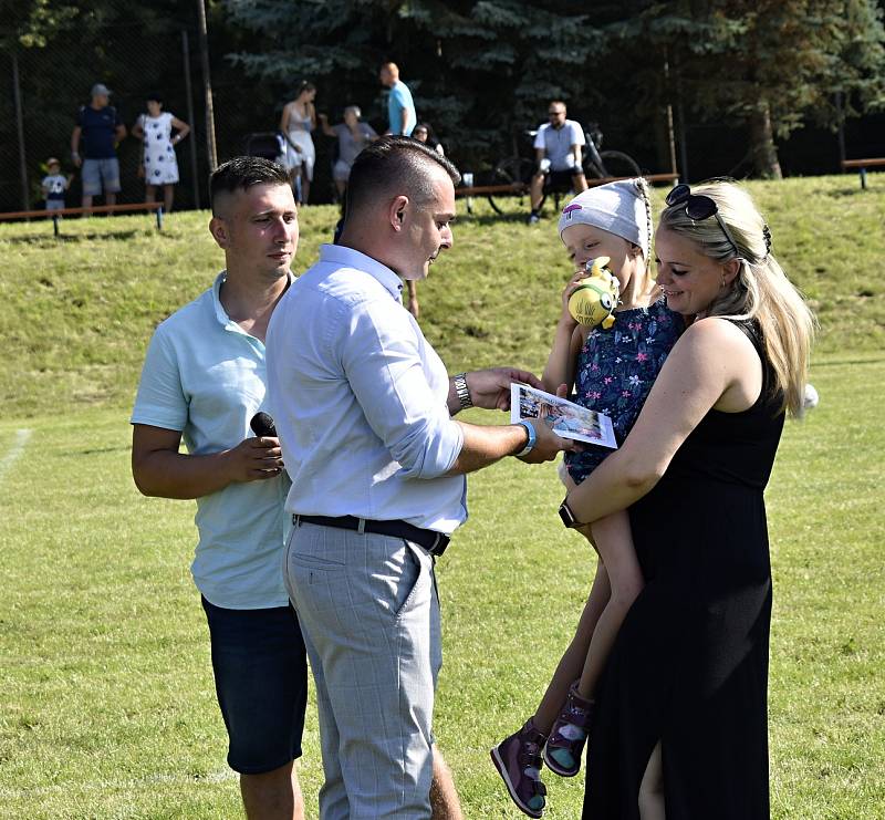 Těžce nemocnou Lexinku přijeli do Skalky podpořit fotbalisté i hokejisté. 25.6. 2022