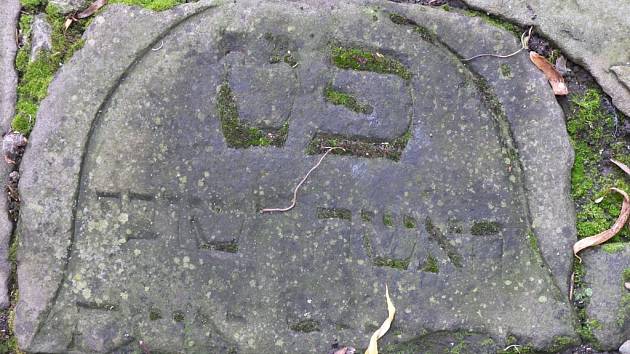 Nalezené židovské náhrobky v Drozdovicích