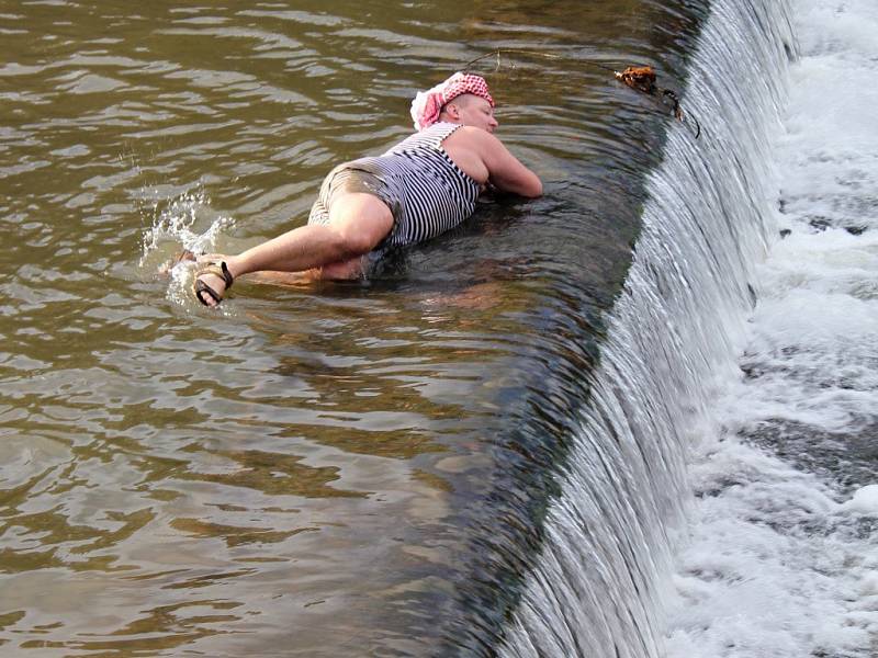 Vánoční koupel 2014 na plumlovské přehradě