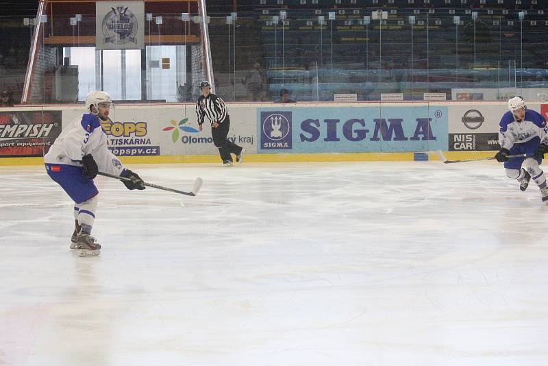 Olomoučtí studenti ve čtvrtek odpoledne bojovali v hokejové bitvě s budapešťskými protivníky. Kolbiště jim byl led na zimní stadionu v Prostějově.