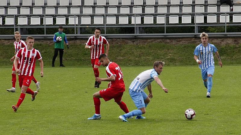 Fotbalisté Prostějova (v modro-bílém) porazili Vítkovice 4:1.