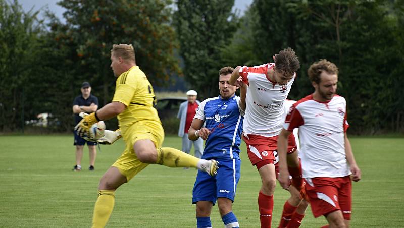 V rámci oslav 90. výročí fotbalu v Kostelci na Hané, se představili bývalí hráči pražské Slavie a v krajském derby Čechovice. 28.8. 2022