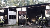 Plameny ničily v areálu zemědělského družstva v Hrubčicích na Prostějovsku.
