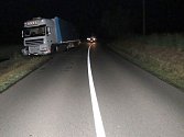 Nehoda kamionu mezi Nezamyslicemi a Doloplazy