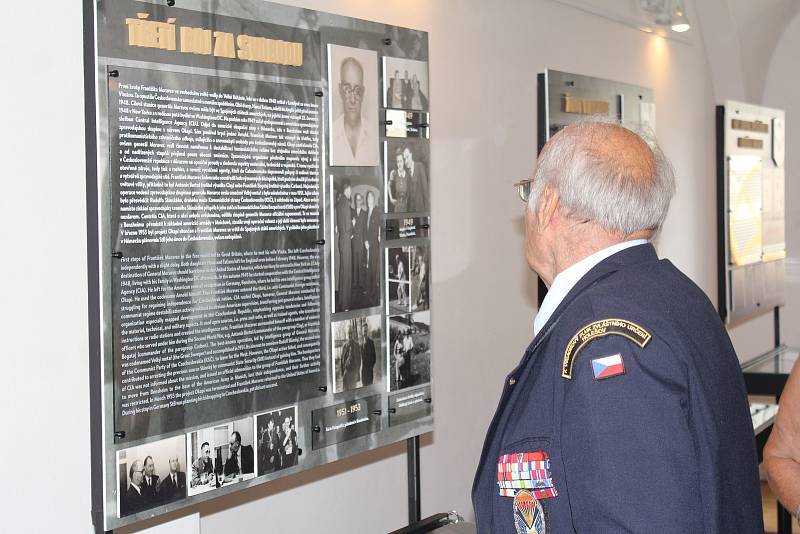Putovní výstava Život generála Františka Moravce se pořádá u příležitosti 124. výročí jeho narození. Zahájení proběhlo v galerii Špalíček v Prostějově.