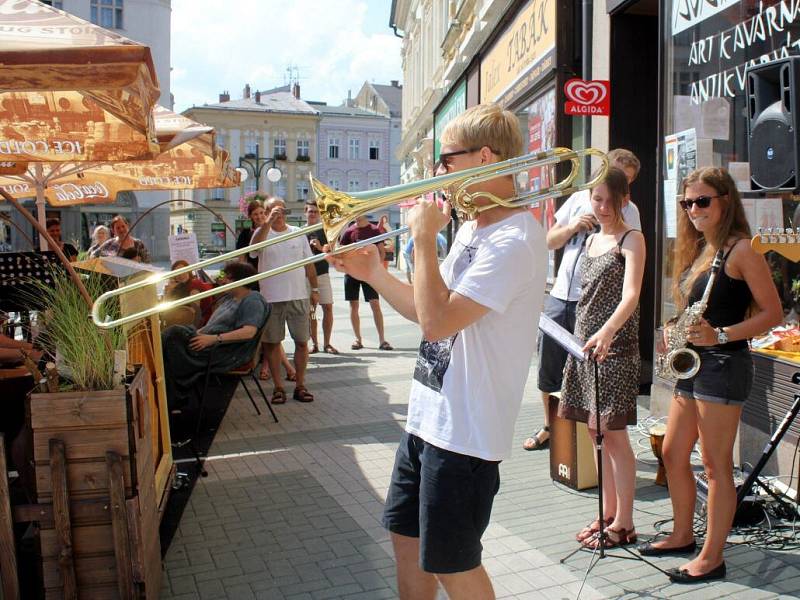 Festival Pod Lipami odstartoval happening u Avatarky