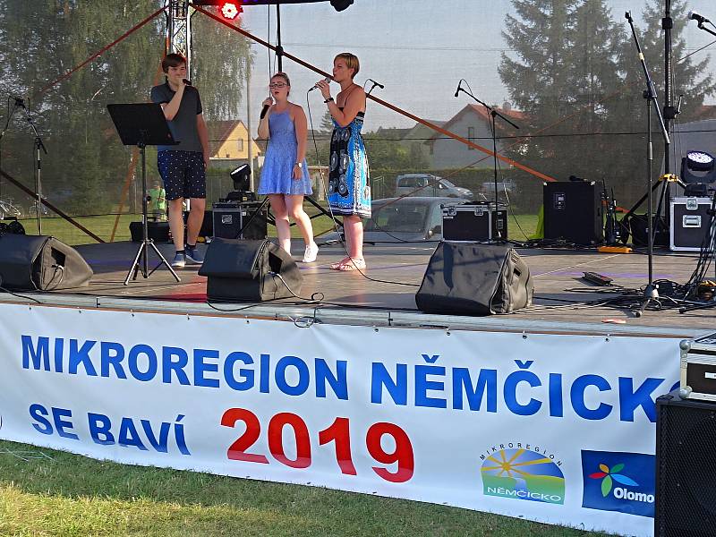 Mikroregion Němčicko se baví - den plný soutěží, her a zábavy v Nezamyslicích