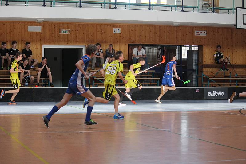 Florbalisté Playmakers Prostějov si zpestřili letní přípravu: pro své dorostence a další tři týmy připravili turnaj.