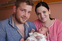 Kristýna Veronika Foltýnová s rodiči, Prostějov, narozena 25. června, 46 cm, 2800 g