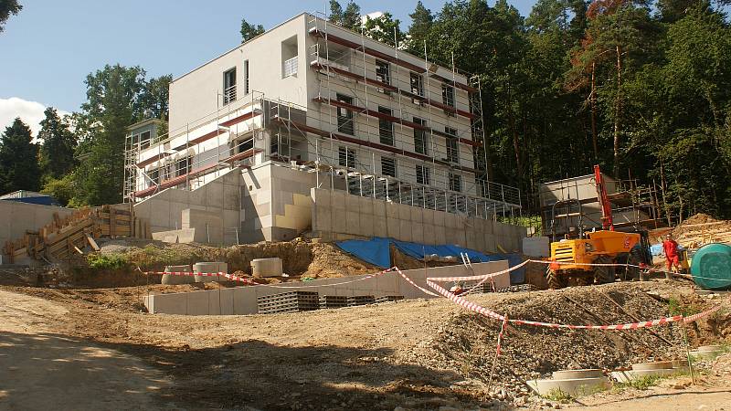 Stavba krajského policejního rekreačního a školícího střediska u plumlovské přehrady - 17. července 2020