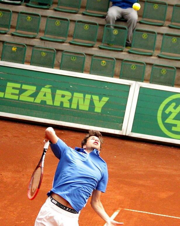 Reprezentant Holandska Robin Haase proti Němci Gojowzykovi